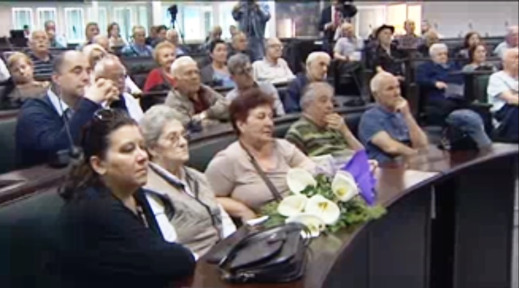На „Децата бегалци од Егејска Македонија“ им забраниле да зборуваат за својот став за името?