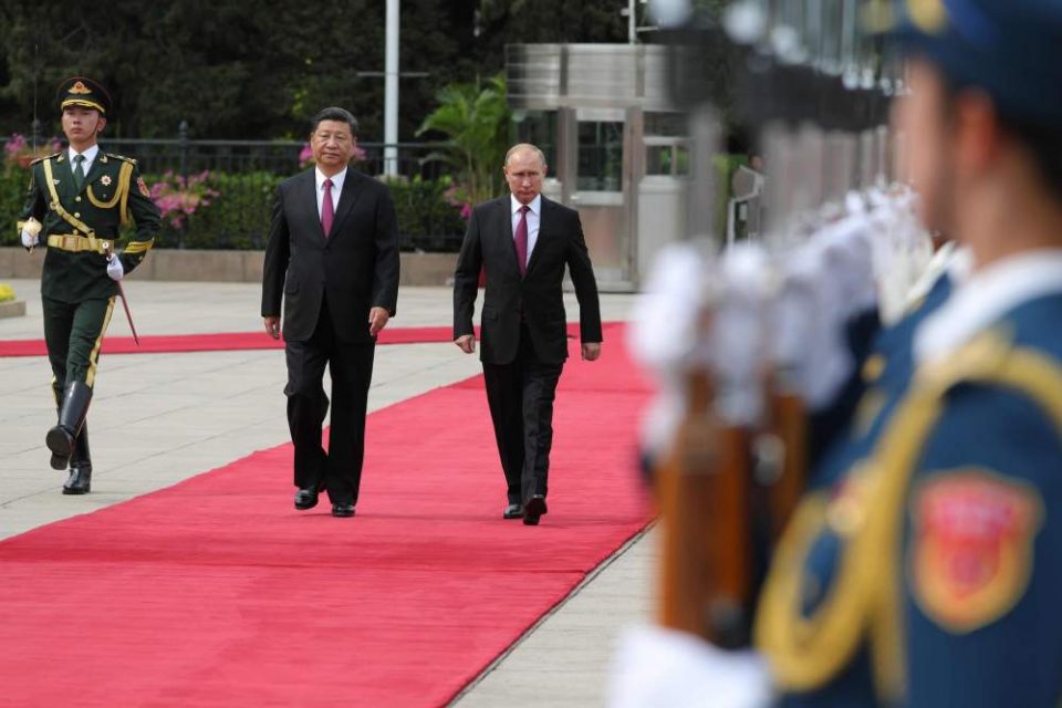 Путин пристигна во Пекинг, сака да ги зајакне воените врски со Кина