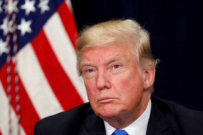 Демократите монтираат случај поврзувајки го Трамп со Русија