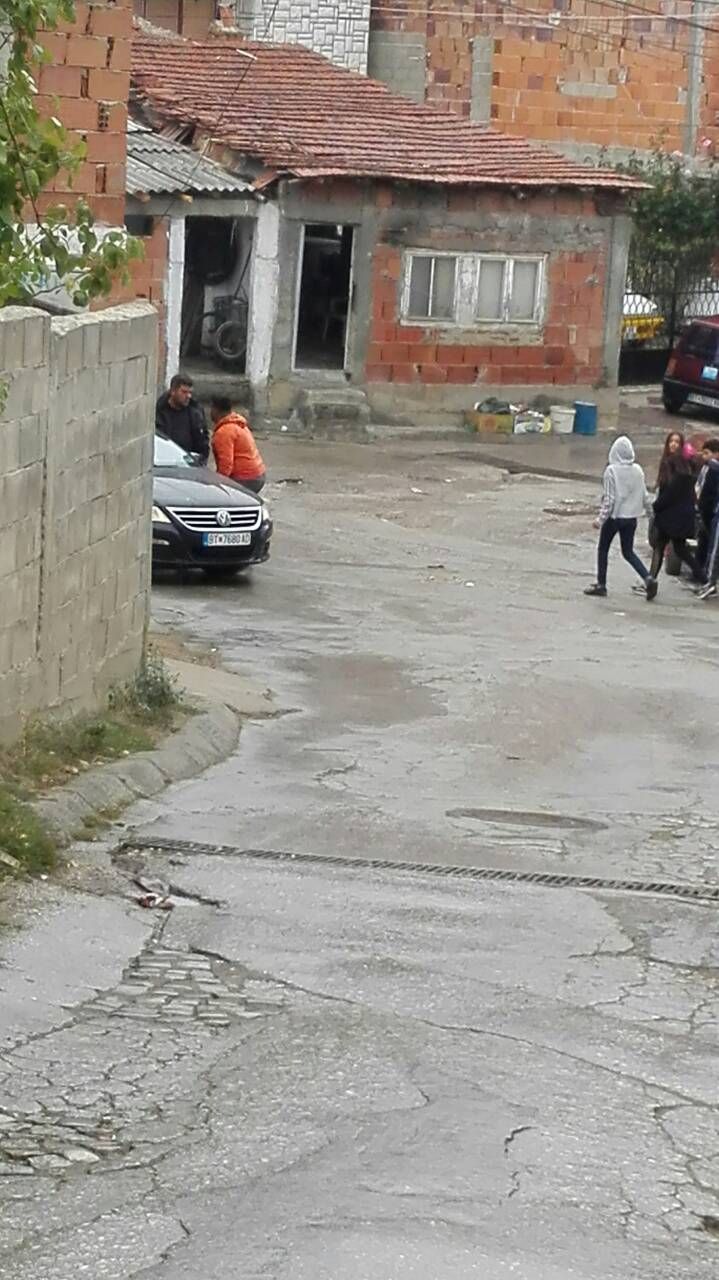 (ФОТО) Се поткупуваат Ромите од Битола, потплаќачот фатен на дело!