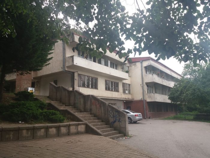 Граѓаните на Кисела Вода бараат дислокација на центарот за зависници