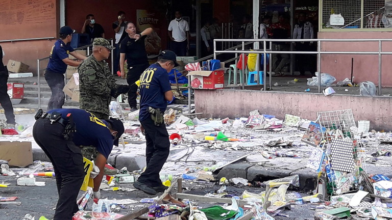 Бомобашки напад на Филипини, најмалку 19 лица загинаа