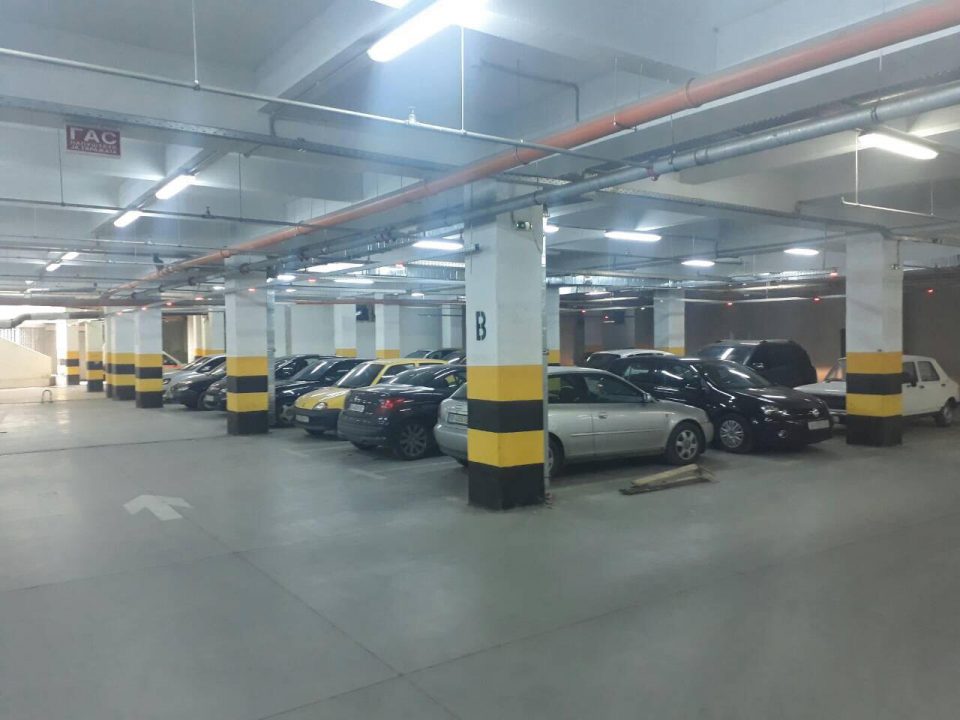 Нападнат вработен во катна гаража во Скопје