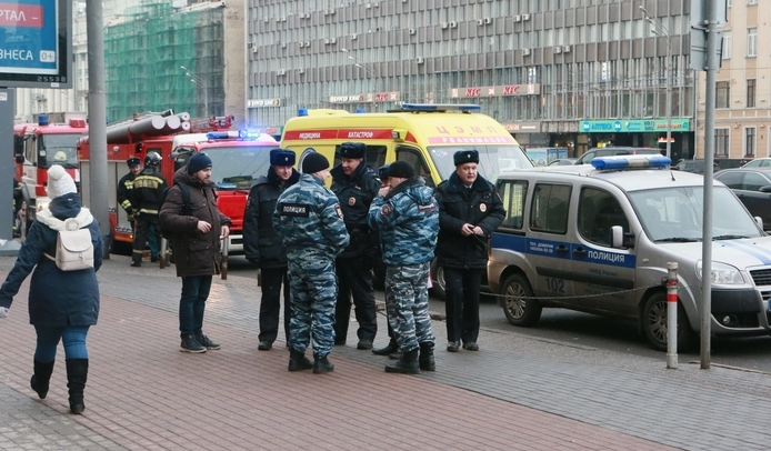 Евакуации во Москва и Санкт Петербург поради закани за поставени бомби