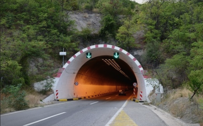 Утре тунелите на автопатот кај Демир Капија ќе останат без струја