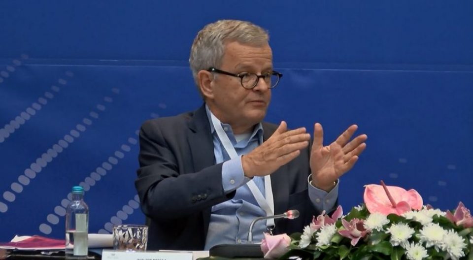 Советникот на Меркел со порака до Владата: Нема резултати без имплементација на економските реформи