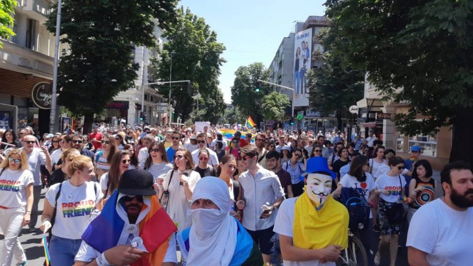(ФОТО) Шекеринска и Царовска на геј парадата во Скопје!
