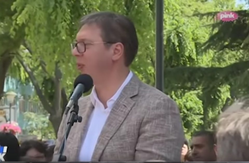 Вучиќ до Србите: Повеќе деца е насушна потреба на нашиот народ, тоа ми е најголема грижа