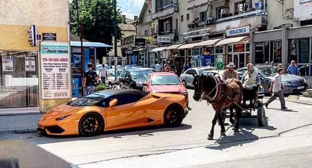 Фотографија која ја отсликува тажната реалност на Балканот