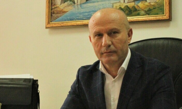 Фатен на дело: Заменик министерот за здравство вмешан во корупциски скандал