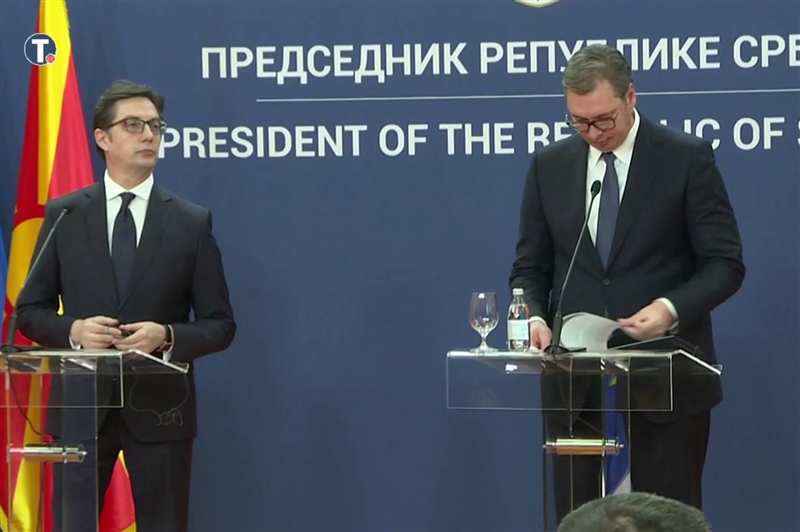 (ВИДЕО) Вучиќ до Пендаровски: Стево зошто ти се слушалки кога десет пати подобро зборуваш српски