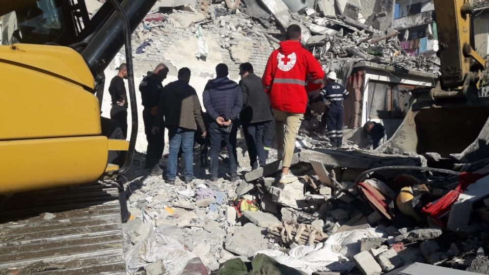 Грчката област централна Македонија испрати 18 тони хуманитарна помош во Драч