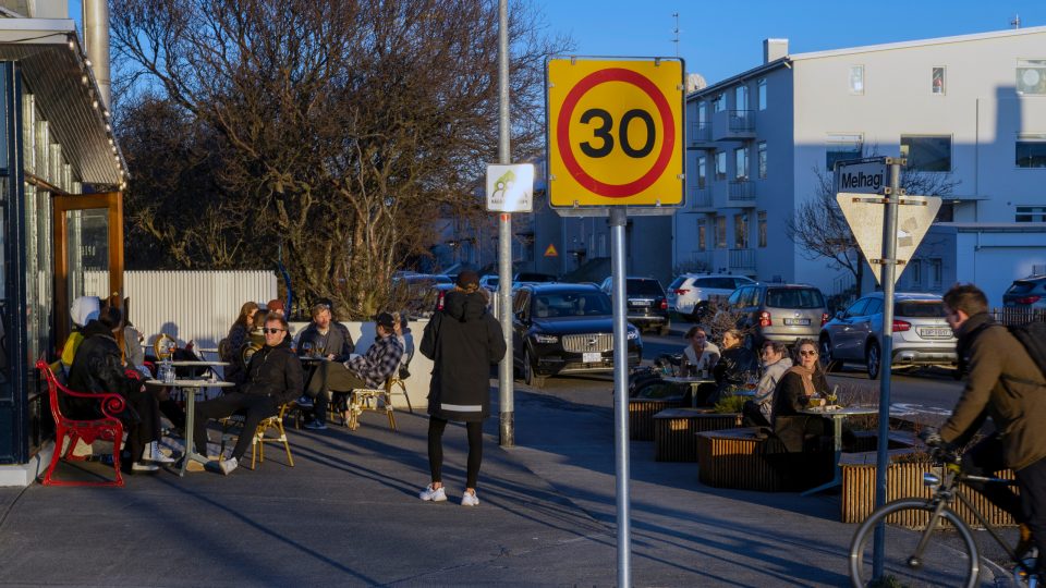 Исланд на туристите им нуди бесплатно тестирање за коронавирус следните две недели