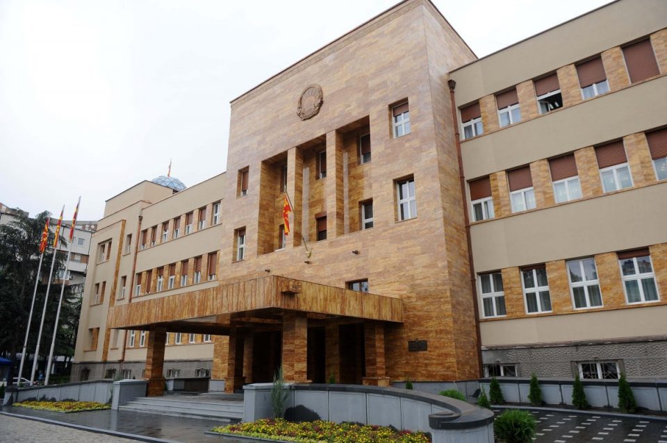 Двајца пратеници на ДУИ се бунтуваат: Можно е одлагање на денешната седница!!!