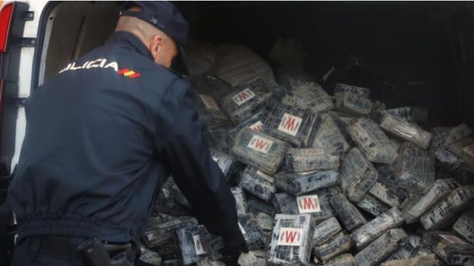 Уапсени шест лица во Шпанија поради половина тон кокаин