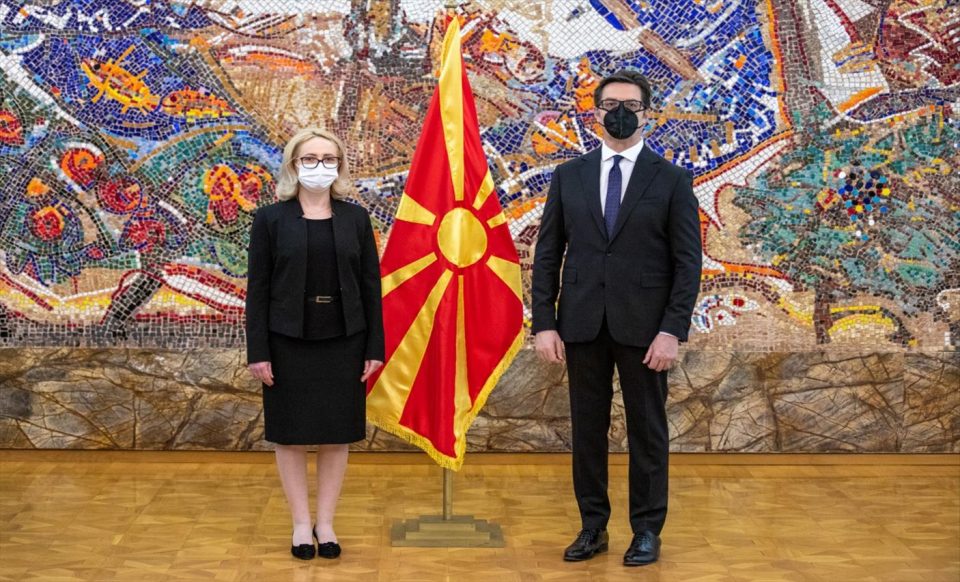 Претседателот Пендаровски ги прими акредитивите на новоименуваната амбасадорка на Романија
