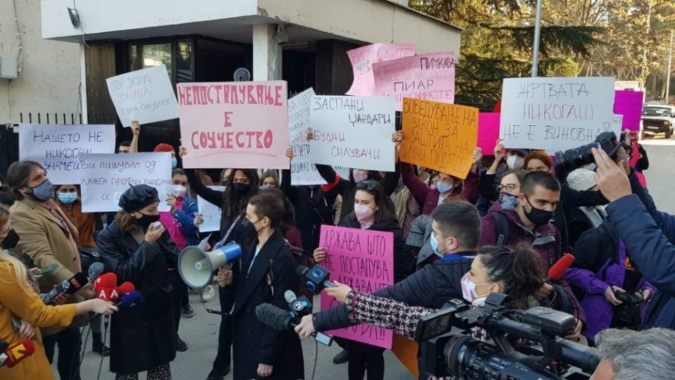 (ВИДЕО) Протестен марш за „Јавна соба“: Разбуди се ОЈО